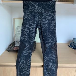 Lululemon highwaist mesh leggings